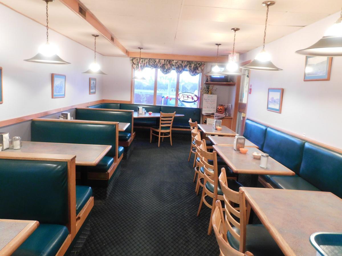Casey'S Inn Lac du Bonnet Екстериор снимка