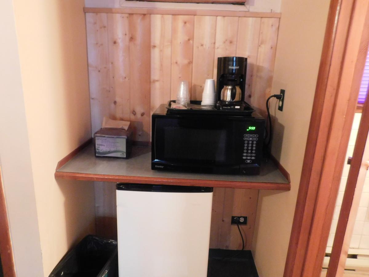 Casey'S Inn Lac du Bonnet Екстериор снимка