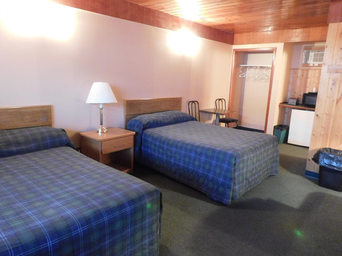 Casey'S Inn Lac du Bonnet Екстериор снимка