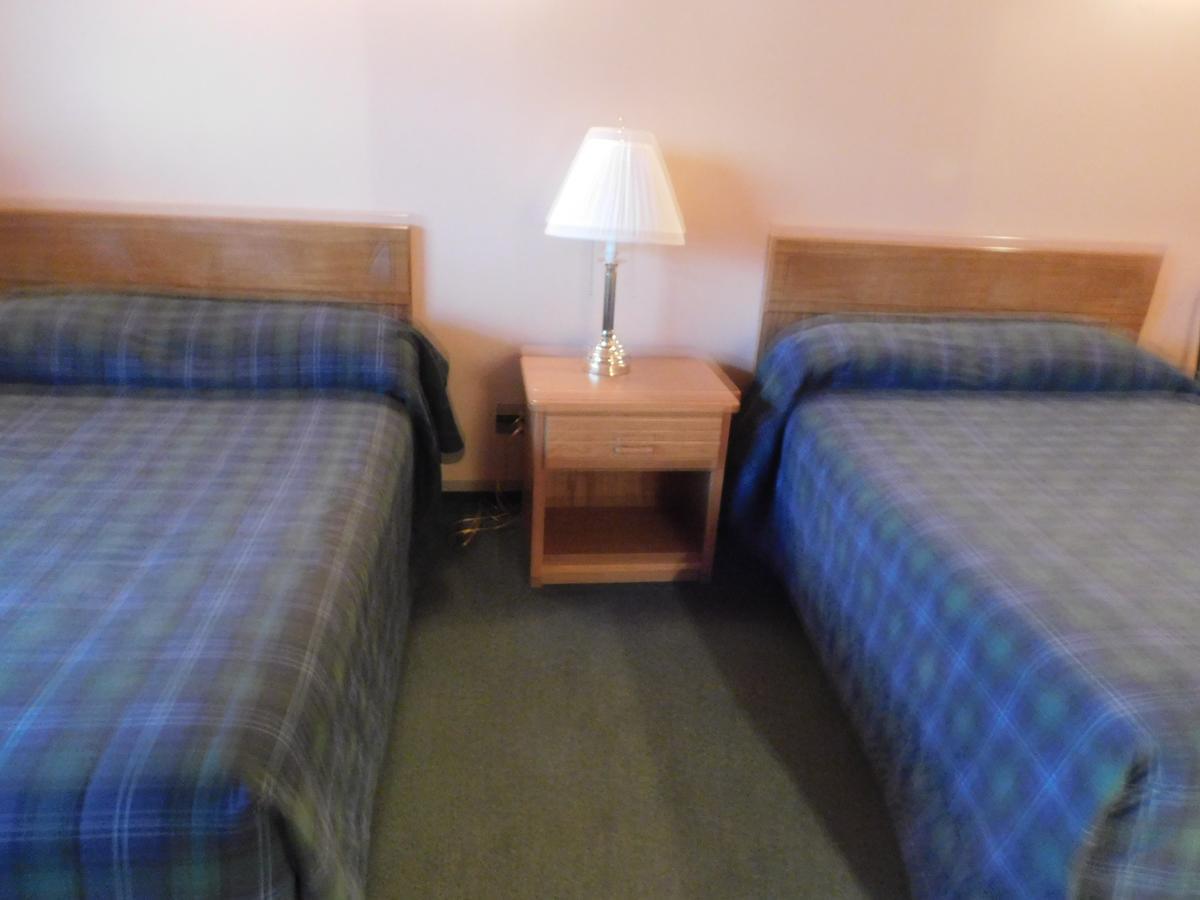 Casey'S Inn Lac du Bonnet Екстериор снимка