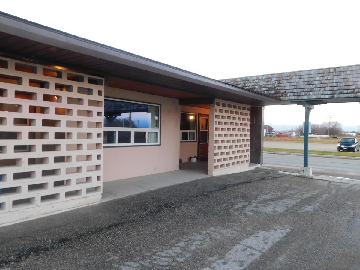 Casey'S Inn Lac du Bonnet Екстериор снимка